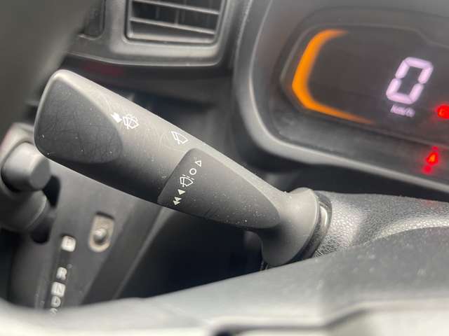 運転席操作部の写真です！車内もキレイにクリーニングしています！Webサイトでは動画も配信中♪ → https://asukapeople.com/　他の画像が見たい場合は是非お問合せ下さい！