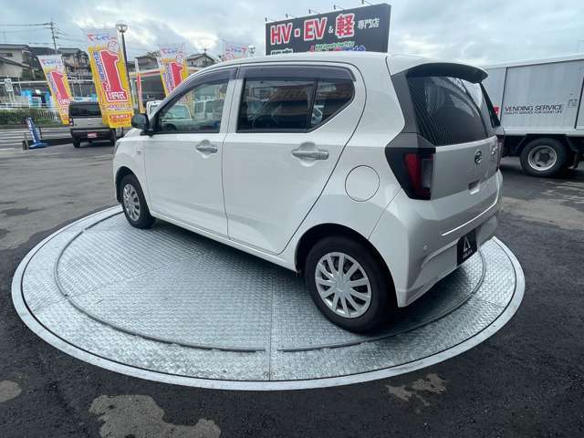 左斜後の写真です！ピカピカに磨いた自慢の車両です！Webサイトでは動画も配信中♪ → https://asukapeople.com/　他の画像が見たい場合は是非お問合せ下さい！