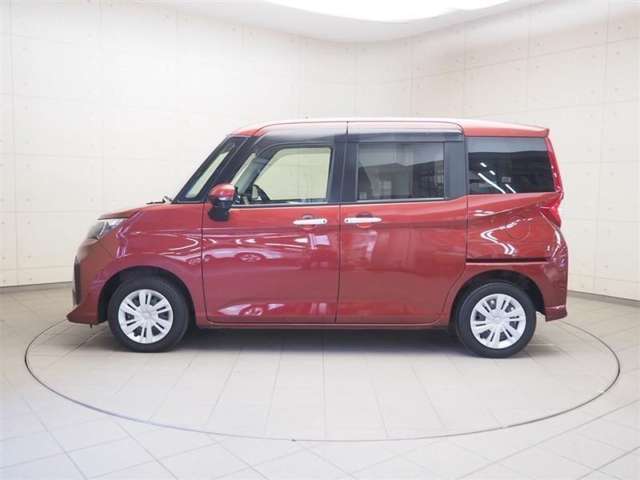 安心の納車前整備を実施します。その際にエンジンオイル、オイルエレメント、ワイパーゴムを交換いたします。