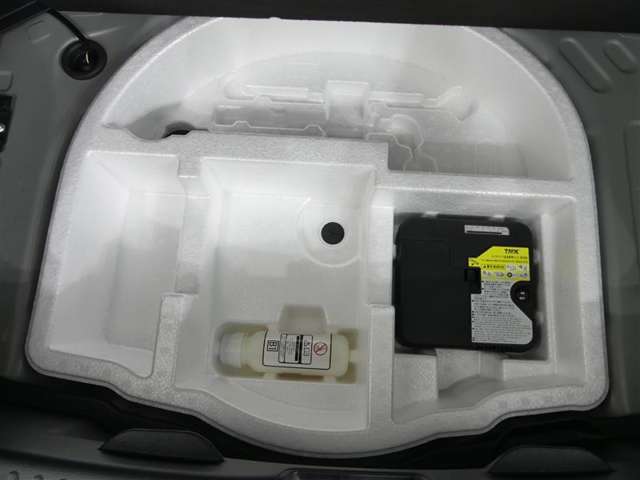 【パンク修理キット】パンク修理キットが付属します。※応急用タイヤは付属しておりません。※損傷の状態によっては修理できない場合があります。