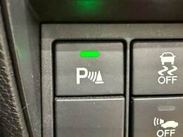 【コーナーセンサー】障害物との接近や距離を音やディスプレイ等で警告します。不慣れな駐車や安全を守ります。