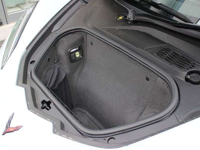 キャデラック葛西/シボレー葛西では、新車を除く全ての商品に、車内への抗菌施工を実施しております。