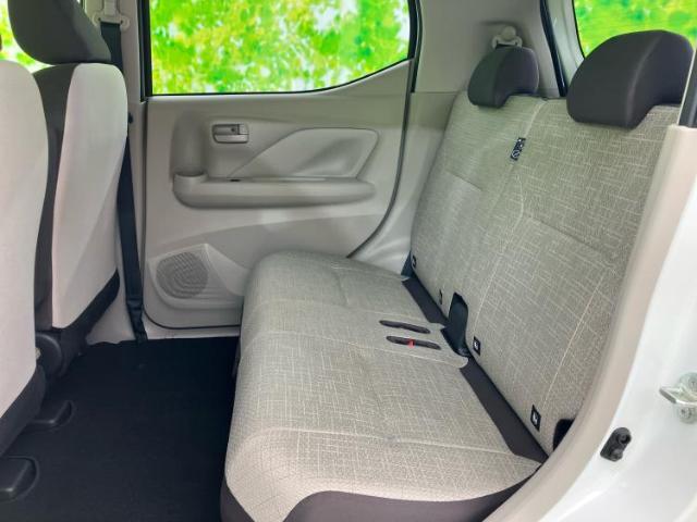 WECARSでは各商談席に大型モニターをご用意しております！見やすい大画面でゆったりと全国の在庫をご覧いただけます！是非ご来店お待ちしております！