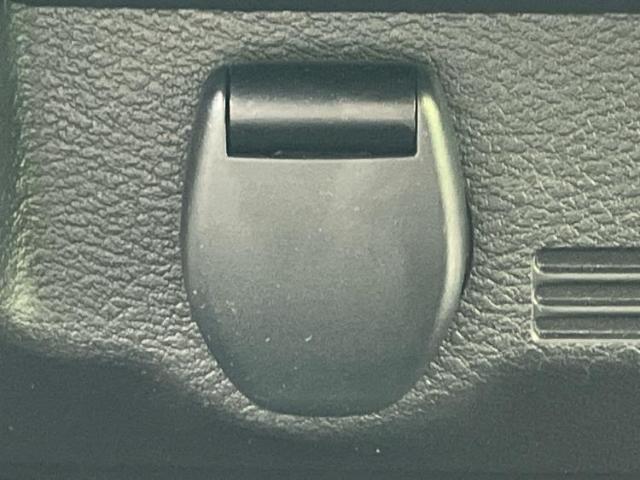 お車に合わせて無料保証以外にも、保証範囲、期間、距離を拡充させた有料保証もご用意しております！中古車の購入が初めてで不安・・・というお客様もご安心ください！