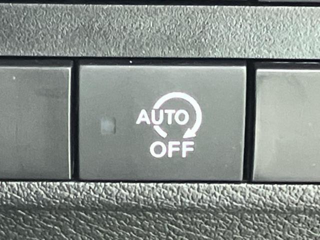 WECARSの展示場では実際に見て、触ってお車をお選びいただけます！知識の豊富な営業スタッフが様々なカーライフをご提案いたします！