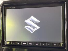 【大画面ナビ】人気の大型8インチナビを装備。存在感のある大画面はインパクト大！ナビ利用時のマップ表示は見やすく、テレビやDVDは臨場感がアップ！いつものドライブがグッと楽しくなります♪