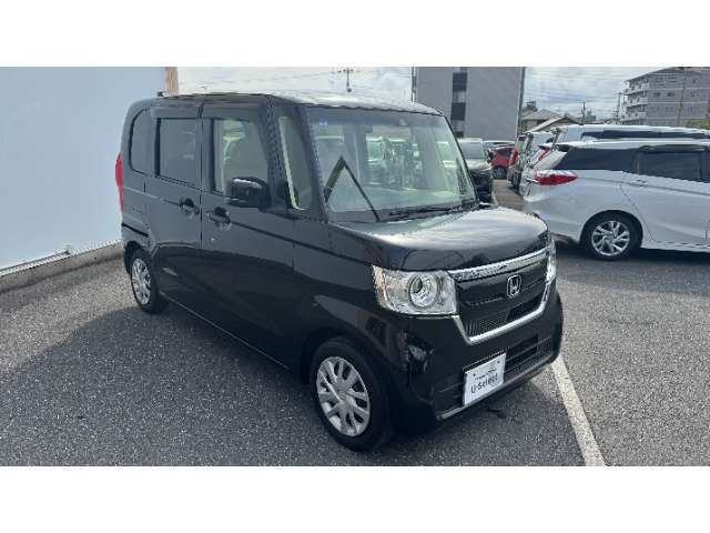 ふらつきにくいからクルマ酔いしづらい。低床、低重心パッケージ。HONDA独創の低重心設計によりコーナーでもふらつきにくい優れた操縦安定性を獲得。ゆれが苦手なお子様もごきげんです。