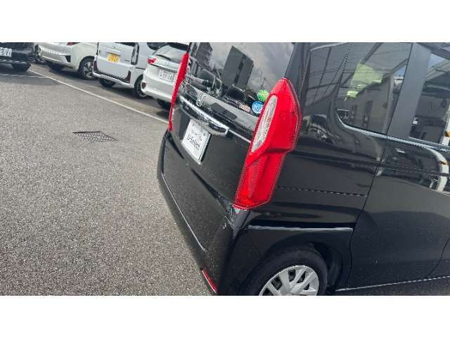 HONDAならではの技術で、低くて平らなフロアを実現。どなたでもスムーズに乗り降りできるよう配慮しています。