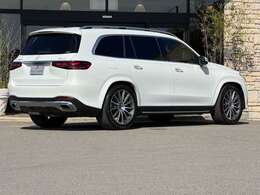 レーダーセーフティ　パノラマスライディングルーフ　ドリンククーラー＆ヒーター　ワイヤレスチャージ