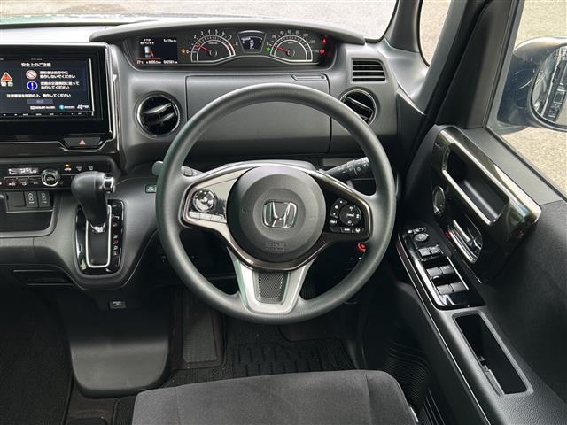 【試乗可能】展示車両は試乗可能です。事前に連絡頂ければナンバー付きの車は公道での試乗可能です。ナンバーが付いていない車は場内の試乗になります。お問い合わせは【無料通話】TEL:0078-6002-098157まで。