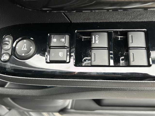 除菌・消臭・抗菌プラスパックいれていただくとさらに快適な空間を！！清潔なお車はお子様にも安心ですね！！中古車がキレイなのは当たり前の時代ですよ！！。お問い合わせは【無料通話】TEL:0078-6002-098157まで