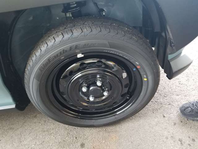 ☆お車についた傷やヘコミ、事故の修理もハヤシにお任せください。自社鈑金工場で修理ができますの安心です☆
