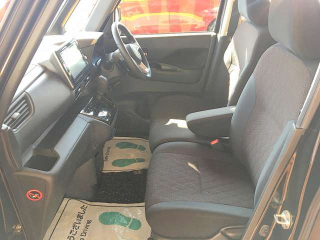 助手席エアバッグも付いて安心ですね！