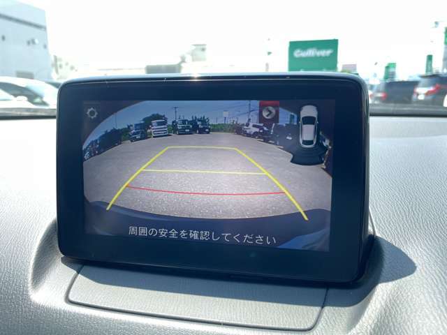 【　バックカメラ　】便利なバックカメラ装備で安全確認を頂けます。駐車が苦手な方にもオススメな便利機能です♪