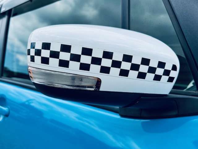 ウィンカーミラーで更にスタイリッシュで存在感も有り！対向車からの視認性アップで安全性も高まります☆