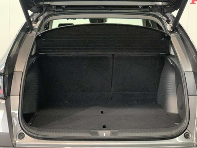 ラゲッジルームも広く、たくさんのお荷物が詰めます！