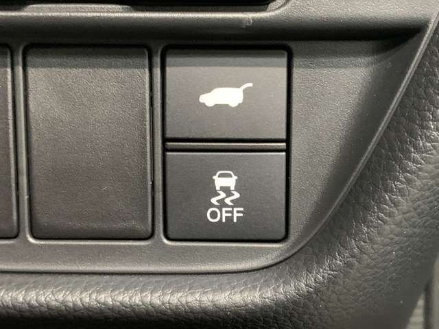 横滑り防止機能装置、VSAを装備、F1レースの世界から一般車へ技術応用された先進安全装備です。やはりHONDAですね♪