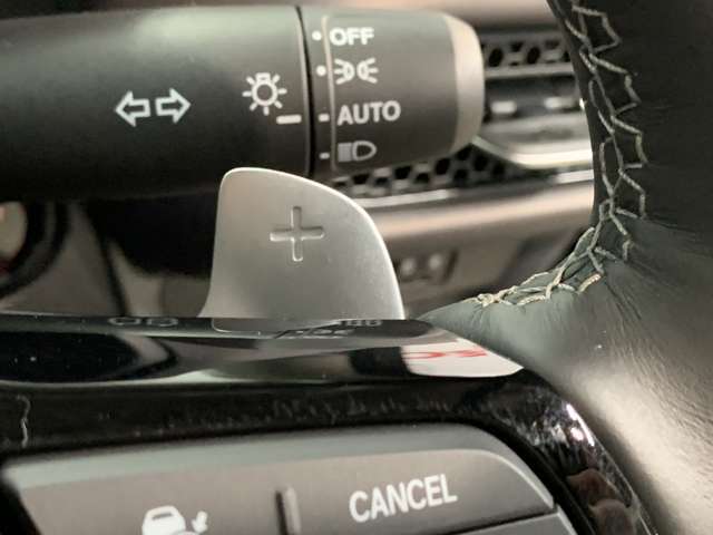パドルシフトでマニュアル感覚の運転をお楽しみください！