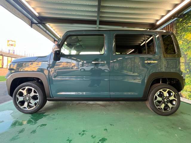 ■全車両保証付き■　当社では届出済未使用車でも新車と同様の保証をつけて販売しております。また各店舗に最新の整備工場とプロメカニックが常駐しておりますのでアフターメンテナンスもお任せください！