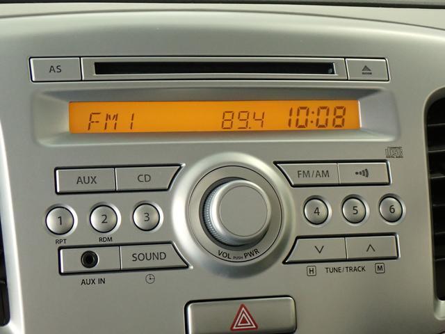 操作ラクラクな　AM/FMラジオ付CDプレーヤーを装備しています。