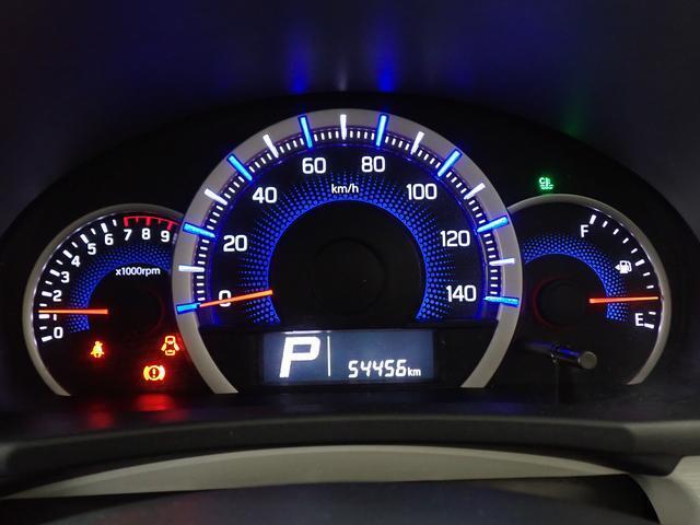 スピードメーター周りの照明色で　エコ運転の確認ができます。ゲーム感覚でエコ運転を楽しめます。