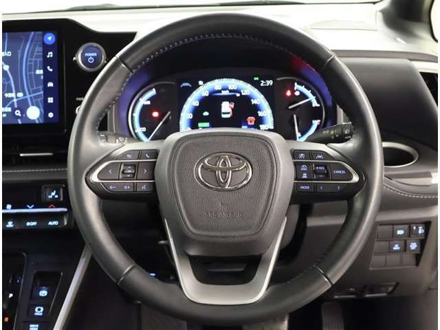 サービス工場を併設しております。ご購入後のメンテナンスもお任せください。1ヶ月点検から車検までの点検をパックにしたスマイルパスポートをご用意しています。詳しくはスタッフにお尋ねください。