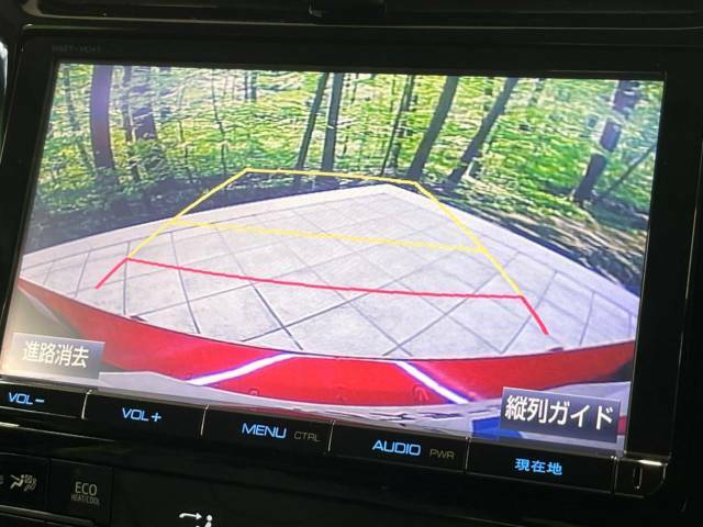 【バックカメラ】駐車時に後方がリアルタイム映像で確認できます。大型商業施設や立体駐車場での駐車時や、夜間のバック時に大活躍！運転スキルに関わらず、今や必須となった装備のひとつです！