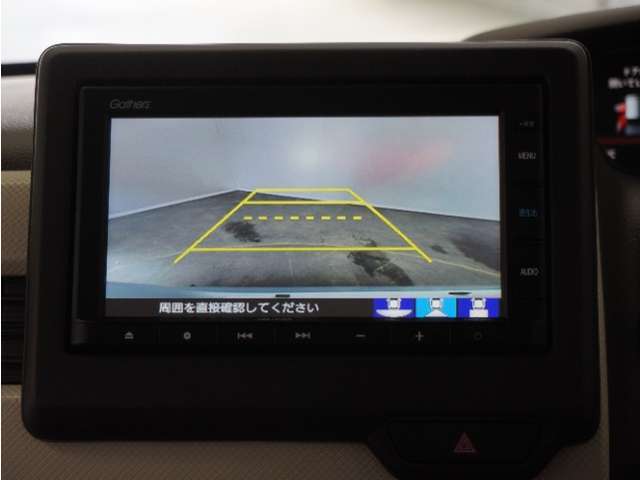 ◆バックカメラ◆リバースにするだけで映ります、後方の安全確認や、狭い駐車場での車庫入れ、雨の日や夜間など視界の悪い時に便利です！安全にバックする為には欠かせない装備です。
