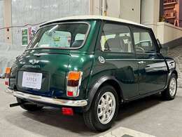 1997年マイナー以降を最終モデルと呼び運転席にエアバックを標準装備◎当時は珍しかったFFを採用し機械類を小さく居住スペースを最大限とするパッケージングは有名！現代に通じるパッケージングの元祖お手本◎