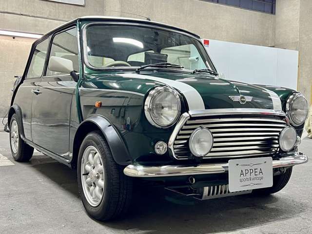 Miniはイギリスのブリティッシュ・モーター・コーポレーション（BMC）が製造・販売！1959年から2000年までの41年間に一度もモデルチェンジをせず生産終了！合計で約530万台のミニが生産された◎