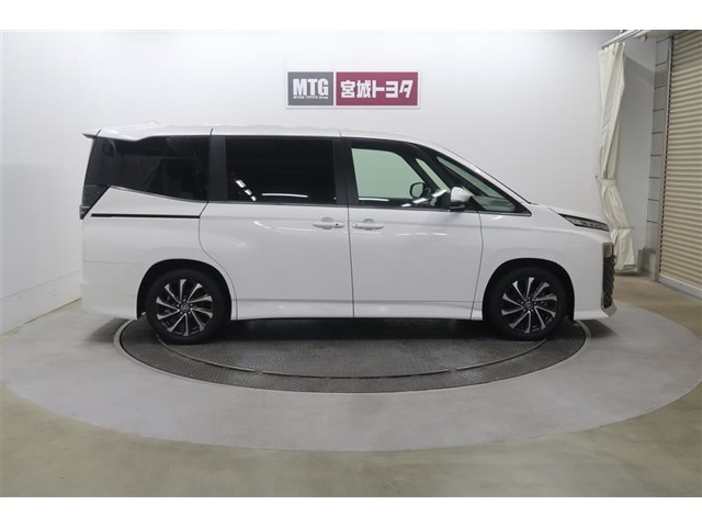 納車前にしっかり点検してお渡ししております。全店舗サービス工場も併設しております。納車後も安心してお任せ下さい。