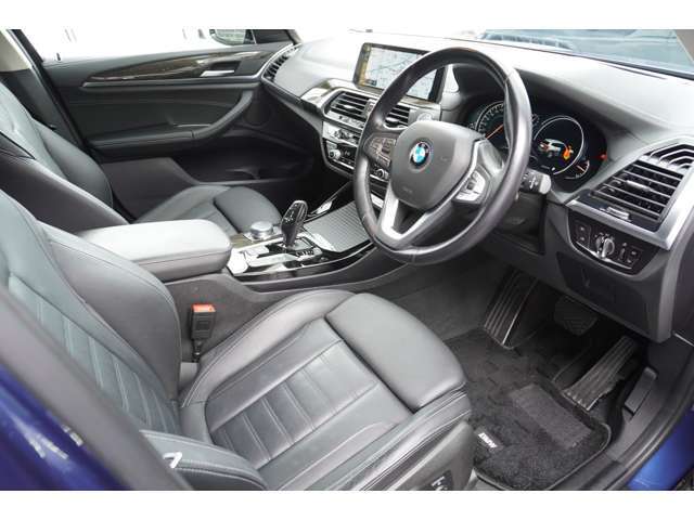 BMWらしい、シンプルですが直感で使いやすい内装デザインです☆お問合せ（無料ダイヤル）0078-6002-613077迄お待ちしております。大阪府吹田市芳野町5-55 毎水曜、第二火曜日定休　営業時間10：00～19:00