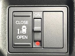【パワースライドドア】スマートキーや運転席のスイッチでスライドドアの開閉が可能♪電動だから力を入れてドアを開ける必要が無く、小さいお子様でも、重い荷物を持っている時もラクに開け閉めできます♪