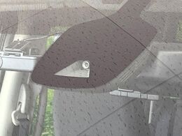 【エマージェンシーブレーキ】走行中に前方の車両等を認識し、衝突しそうな時は警報とブレーキで衝突回避と被害軽減をアシスト。より安全にドライブをお楽しみいただけます。