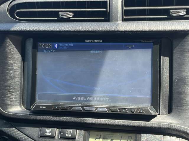 納車前には併設しております整備工場にて法定点検整備を行なってお渡ししております。