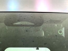 【トヨタセーフティセンス】走行中に前方の車両等を認識し、衝突しそうな時は警報とブレーキで衝突回避と被害軽減をアシスト。より安全にドライブをお楽しみいただけます。