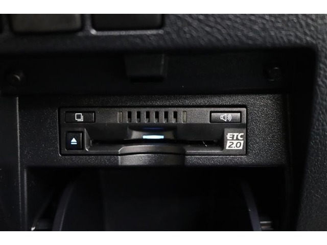 ETC機能に加え、渋滞回避支援や安全運転支援のサービスが受けられるETC2.0を装備！