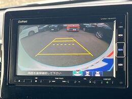 【バックカメラ】駐車時に後方がリアルタイム映像で確認できます。大型商業施設や立体駐車場での駐車時や、夜間のバック時に大活躍！運転スキルに関わらず、今や必須となった装備のひとつです！
