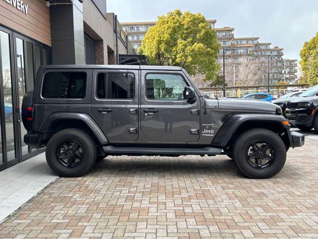 台形ホイールアーチもJeepの伝統の一つです。