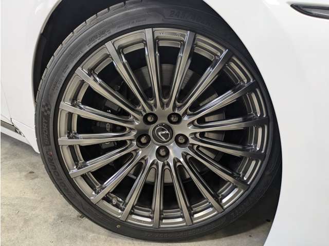 TRD鍛造21インチAW！ 新品タイヤ！キャリパー塗装などのご相談もお待ちしております！