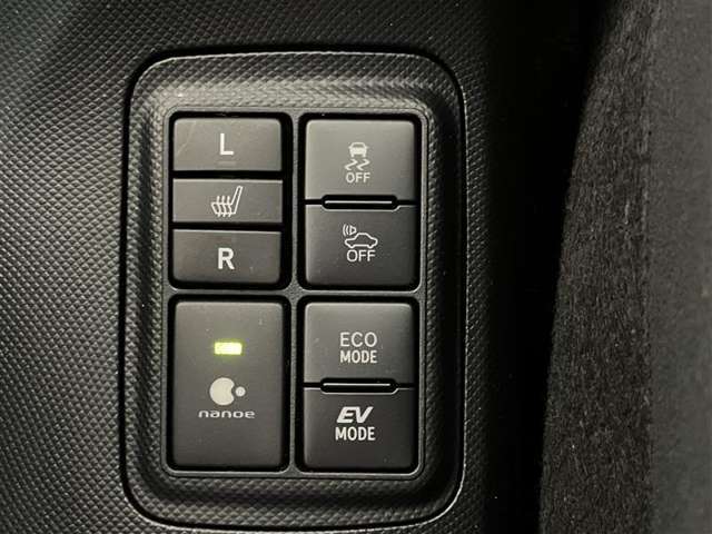 運転席廻りの画像になります