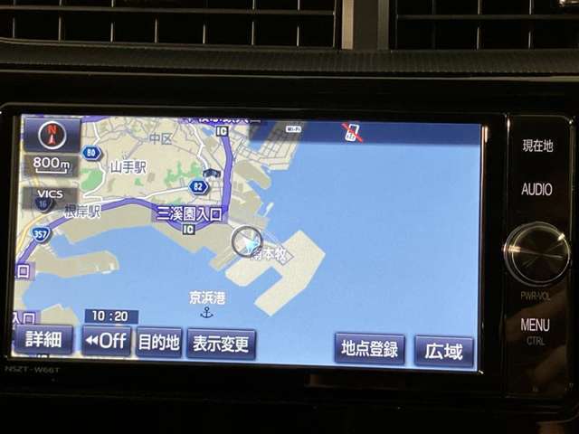 いまや必須装備「ナビゲーション」搭載！知らない場所に、スイスイッとドライブ。なんて便利な機能でしょうか？もう、これなしではハンドルを握れませんね！でも、運転中の操作は危険ですのでご注意ですね☆