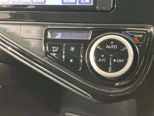 運転席廻りの画像になります