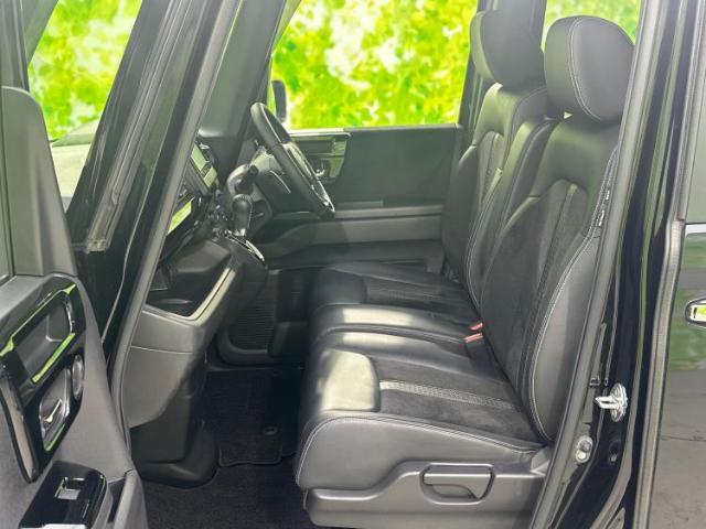 WECARSでは各商談席に大型モニターをご用意しております！見やすい大画面でゆったりと全国の在庫をご覧いただけます！是非ご来店お待ちしております！