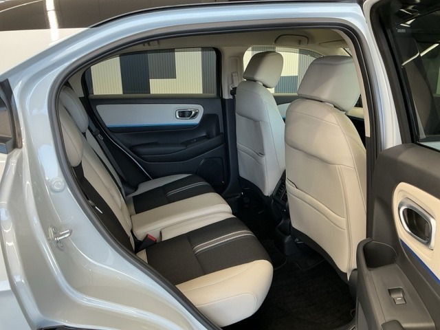 リアシートも広々としていて、座りやすいです。
