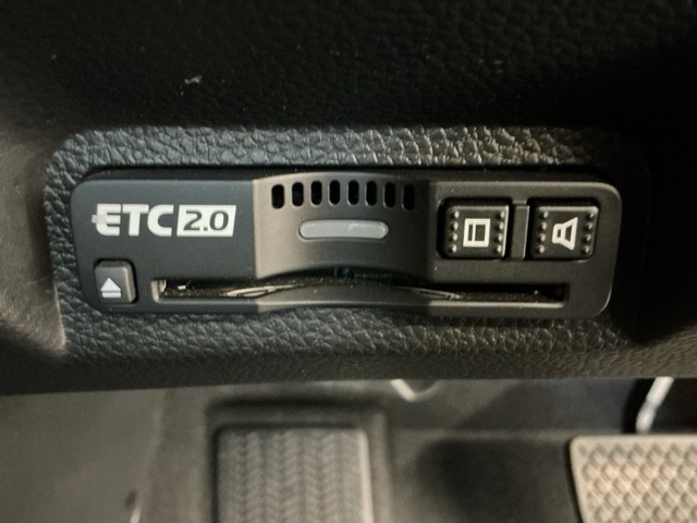 ETC付きで高速道路をノンストップ・キャッシュレスで利用出来ます！スマートインターの出入りも利用可能でとても便利です！