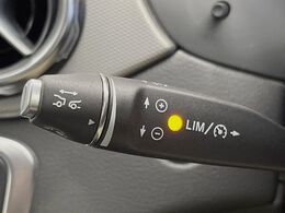 ●レーダークルーズコントロール：前の車との車間距離を一定にとりつつ、一定速度で自動走行してくれる次世代のクルーズコントロール！主に高速道路や自動車専用道路で使用する便利な機能です！
