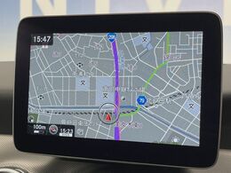 ●純正ナビ:一体感のあるナビは、高級感ある車内を演出してくれます。オーディオ機能も充実しておりますので、運転もより楽しめます♪