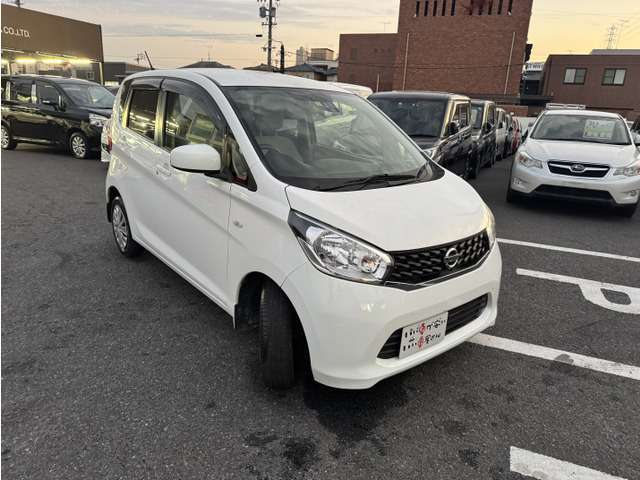 エンジン、ミッションなど金額の大きな箇所も無料修理♪代車もご用意！☆自社保証☆安心3ヶ月間の無料保証付。カーセンサーアフター保証も有り☆1年～2年更新保証もご用意有ります。輸入車は1年保証～有償のみです。