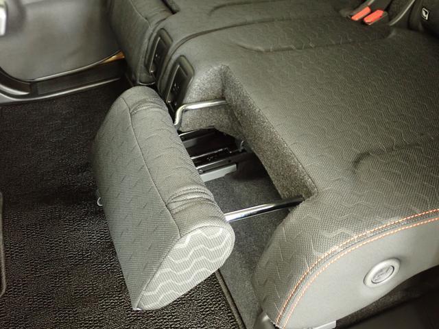 ロングドライブでも足が疲れにくい　オットマンを装備しています。
